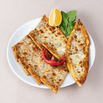 Kıymalı Kaşarlı Pide görseli