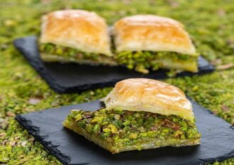 Fıstıklı Tereyağlı Baklava (1 Kg.) görseli