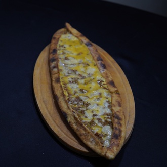 Kıymalı Yumurtalı Pide görseli