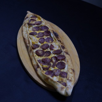 Sucuklu Yumurtalı Pide görseli