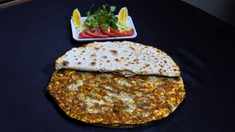 Kaşarlı Lahmacun görseli