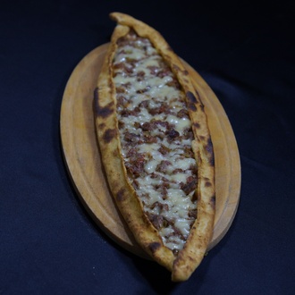 Kuşbaşı Kaşarlı Pide görseli