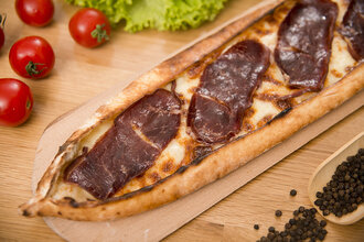 Paştırma Kaşarlı Pide görseli