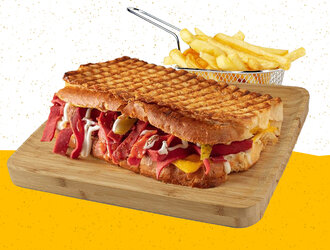 Cheddarlı Karışık Tost görseli