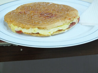 Karışık Tost (Özel Ekmek) görseli