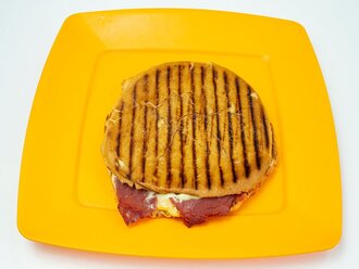 Kavurmalı Kaşarlı Bazlama Tost görseli