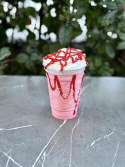 Çilekli Milkshake görseli