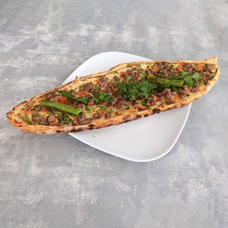 Trabzon Usulü Kuşbaşılı Pide görseli