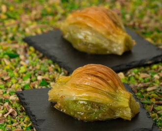 Fıstıklı Midye Baklava (500 Gr.) görseli