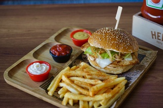 Chicken Boss Burger görseli