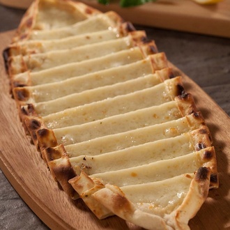 Kaşarlı Pide (1,5 Porsiyon) görseli