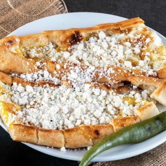 Lor Peynirli Pide (1,5 Porsiyon) görseli