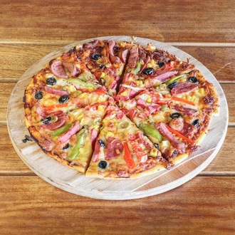 Sucuklu Yumurtalı Pizza (34 Cm.) görseli