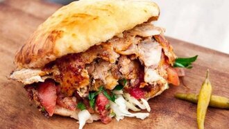 Ekmek Arası Tavuk Döner görseli