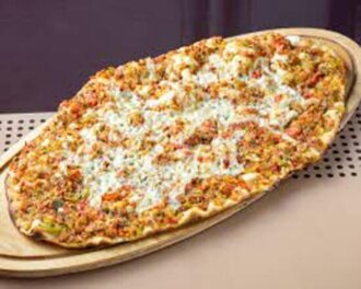 Kaşarlı Lahmacun görseli