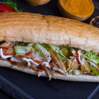 Tam Ekmek Arası Tavuk Döner görseli