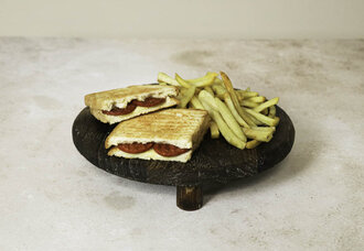 Sucuklu Kaşarlı Tost + Patates Kızartması görseli