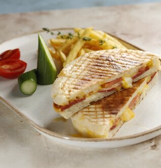 Büyük Bazlama Karışık Tost görseli