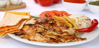 Pilav Üstü Tavuk Döner görseli