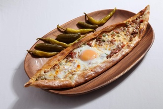 Kıymalı Kaşarlı Pide (Kayık Şeklinde) görseli