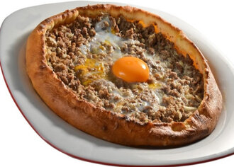 Kavurmalı Yumurtalı Pide (Yuvarlak) görseli
