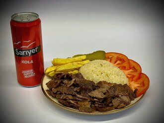 Pilav Üstü Et Döner + Sarıyer Kola görseli