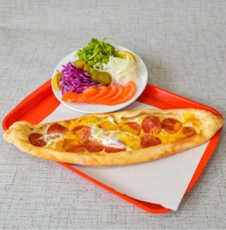 Sucuklu Yumurtalı Pide görseli