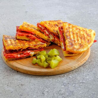 Kavurmalı Kasarlı Bazlama Tost görseli