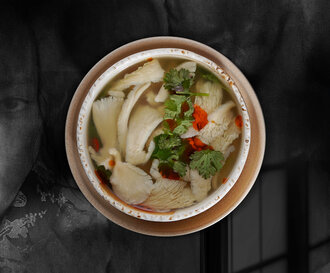 Thai Usulü Acılı Karides Çorba görseli