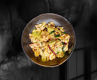 Acılı Lahana Salata görseli