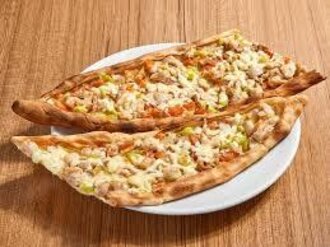 Tavuklu Kaşarlı Pide görseli