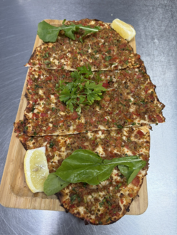 Sebzeli Lahmacun görseli