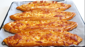 Patatesli Kaşarlı Pide görseli