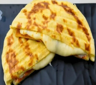 Kaynanan Tost (Bazlama Ekmeği) görseli