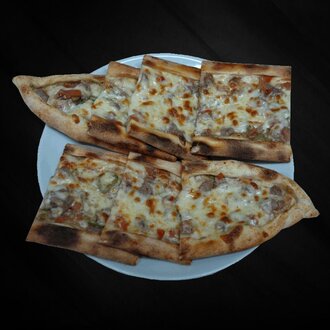 Kuşbaşılı Kaşarlı Pide görseli