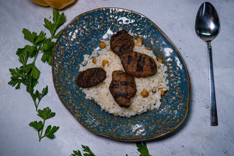 Mangalda Köfte & Pirinç Pilavı görseli