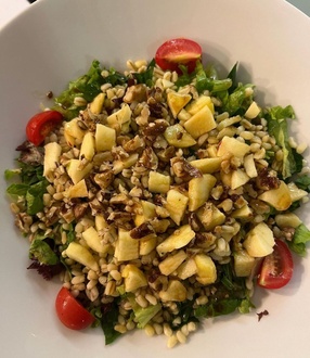 Başbaşı Bulgurlu Mısırlı Yeşil Salata görseli