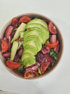 Çilekli Avokadolu Salata görseli