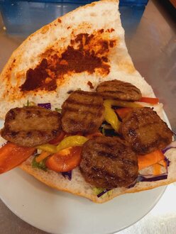 Ekmek Arası Izgara Köfte görseli
