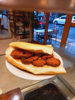 Yarım Ekmek Arası Sucuk görseli