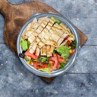 Izgara Tavuk Salata görseli