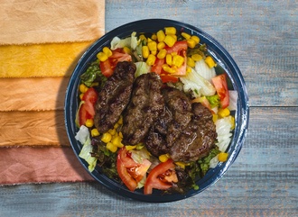 Izgara Köfteli Salata görseli