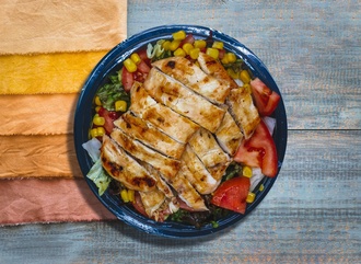 Izgara Tavuklu Salata görseli