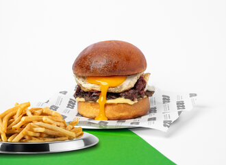 Corned Beef Burger görseli