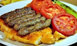 Yarım Ekmek Arası Ödemiş Köfte görseli