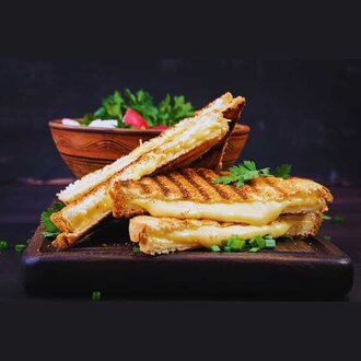 Ayvalık Ekmeğine Beyaz Peynirli Tost görseli