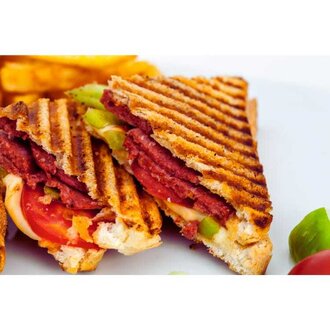 Ayvalık Ekmeğine Karışık Tost görseli