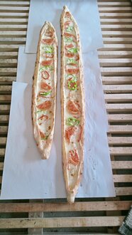 Kaşarlı Sebzeli Pide görseli