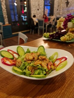 Karidesli  Salata görseli