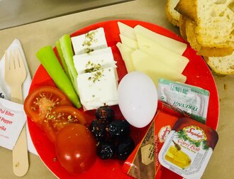 Klasik Kahvaltı Tabağı görseli